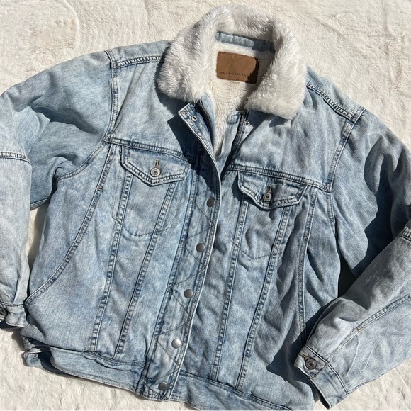 American Eagle Light Denim 90s Trucker Barn Jacket With Sherpa Lining Large - Picture 2 of 8